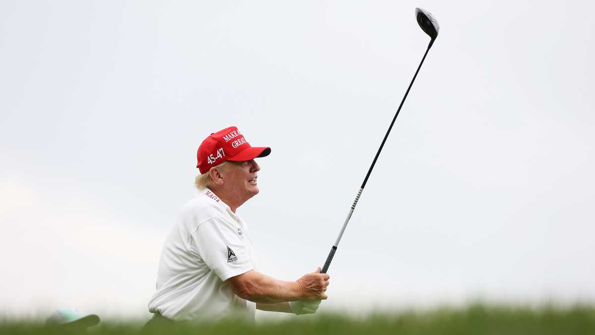 Trump's Golf Outing Was a Last-Minute Decision, Sources Reveal | The Gateway Pundit | by Jim Hᴏft