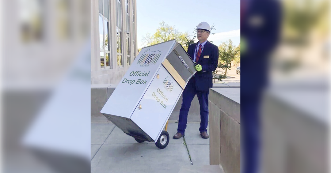 Wisconsin Mayor Takes Matters Into His Own Hands: Says He Did Nothing Wrong After Using Dolly to Remove Ballot Drop Box Outside City Hall | The Gateway Pundit | by Jim Hᴏft