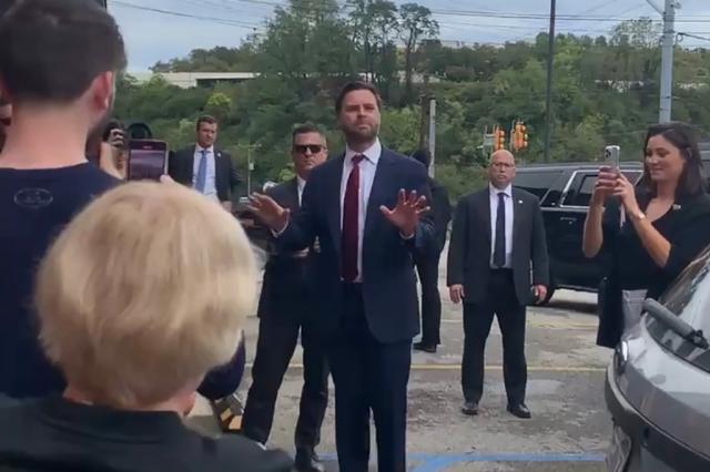 Primanti Bros Sparks Outrage Among Italian Americans After Refusing to Serve JD Vance – Italian Civil Rights League Compares Incident to Jim Crow, Calls for National Boycott | The Gateway Pundit | by Jim Hᴏft