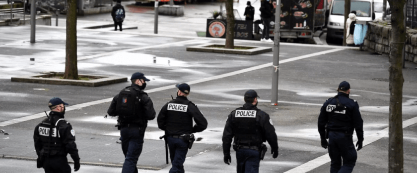 France: Two young Algerian illegal migrants try to rape a man in the street by shouting ‘dirty faggot’ and ‘dirty Jew’ – Allah's Willing Executioners