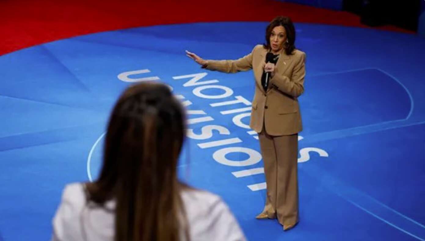 Kamala Greets Latino Crowd With 'Donde Esta La Biblioteca?' | Babylon Bee