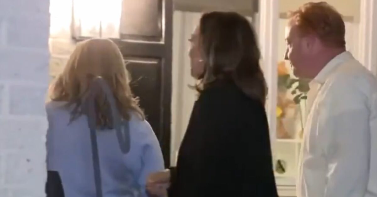 Kamala Harris Caught Telling Pennsylvania Family to Go Back Inside Their Home So They Can Stage a Door Knock (VIDEO) | The Gateway Pundit | by Cristina Laila