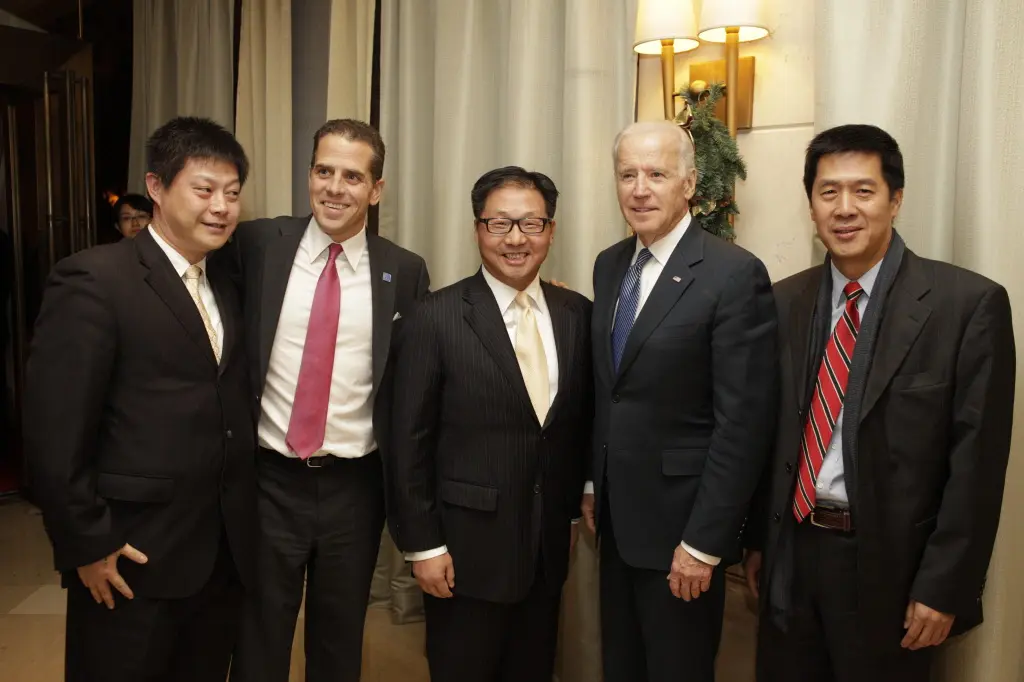 Newly Released Images Show Biden Meeting Hunter’s Chinese Associates – Finish The Race