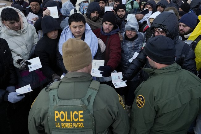 Trump Dismisses Key Immigration Court Leaders to Maintain Deportation Policy – Give Me Five News