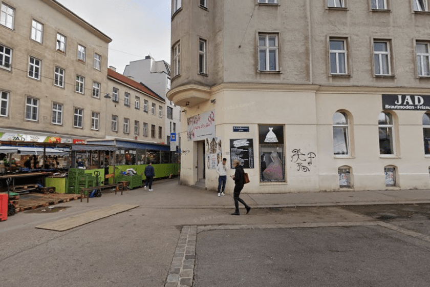 Jizya 2.0: Muslim migrants at knifepoint are forcing citizens to pay for the use of free public toilets, and that in Vienna! – Allah's Willing Executioners
